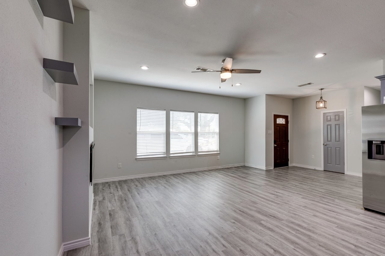 3083 Sunnyvale Street Dallas TX 75216