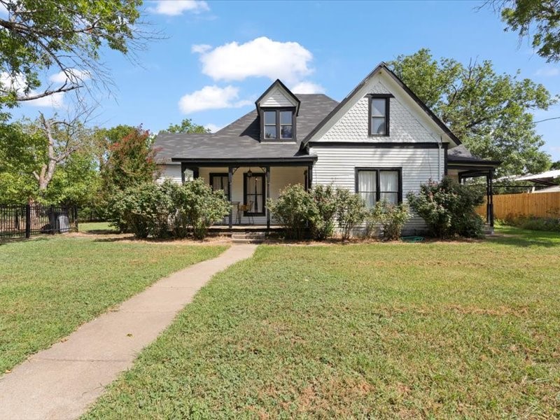 809 E Adams Street Itasca TX 76055