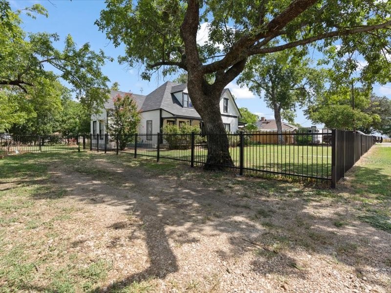 809 E Adams Street Itasca TX 76055