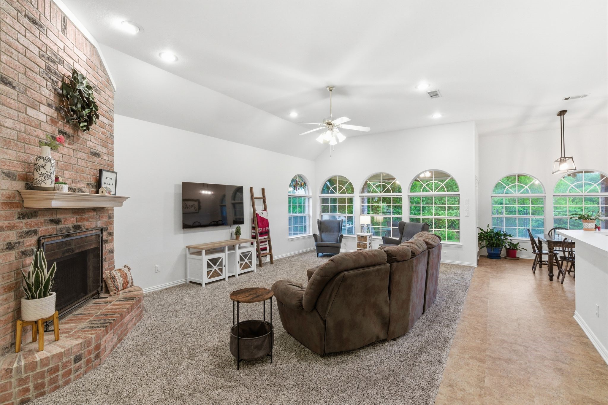 541 Crickett Way Grand Prairie TX 75052