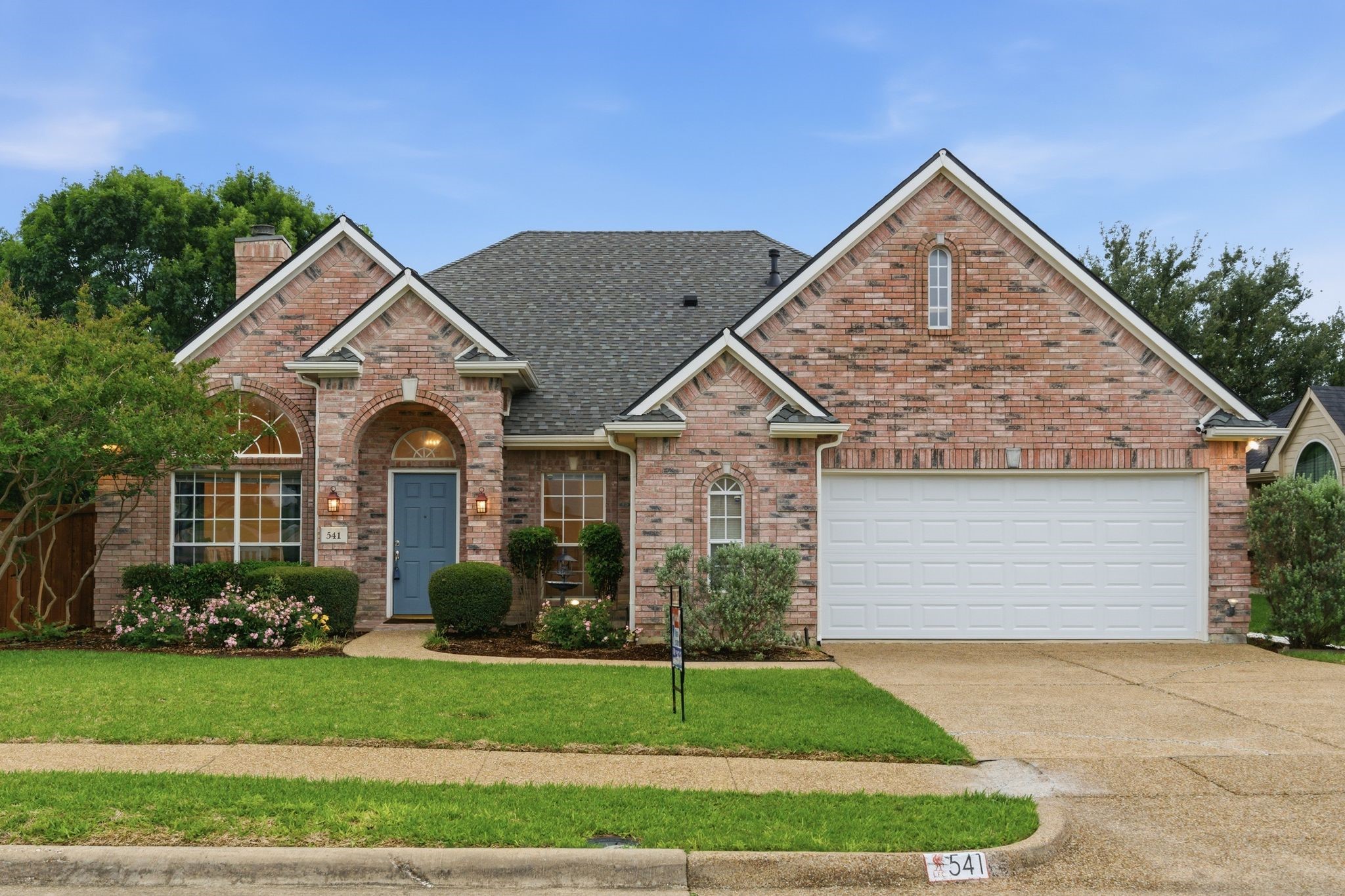 541 Crickett Way Grand Prairie TX 75052