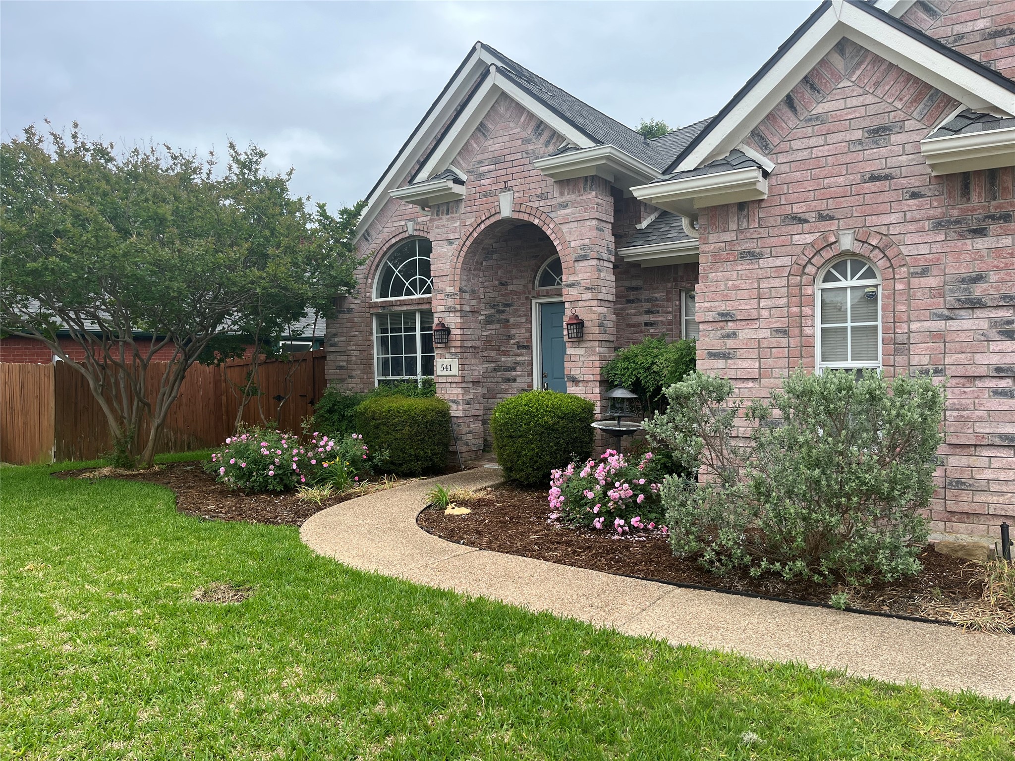 541 Crickett Way Grand Prairie TX 75052