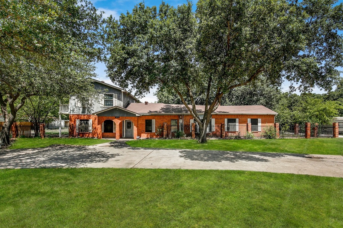 1823 Potter Lane Mesquite TX 75149