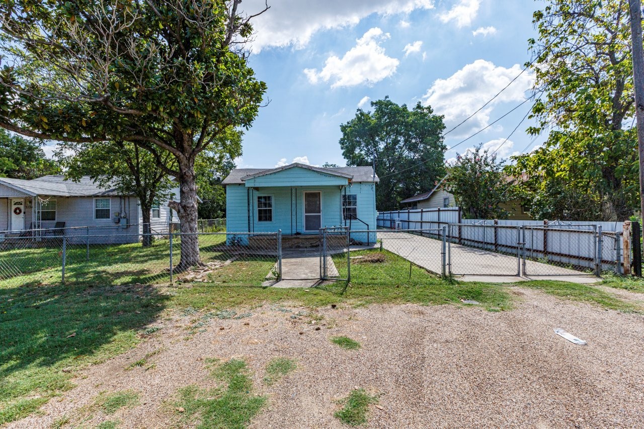 3130 Palacios Avenue Dallas TX 75212
