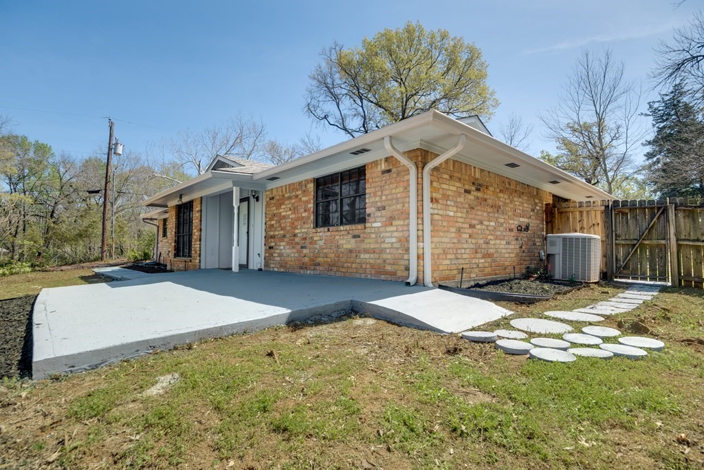 1112 Swanson Drive Palestine TX 75801
