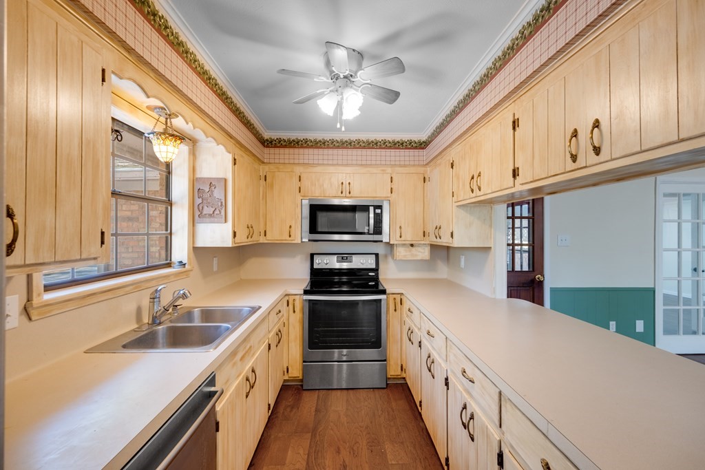 1112 Swanson Drive Palestine TX 75801