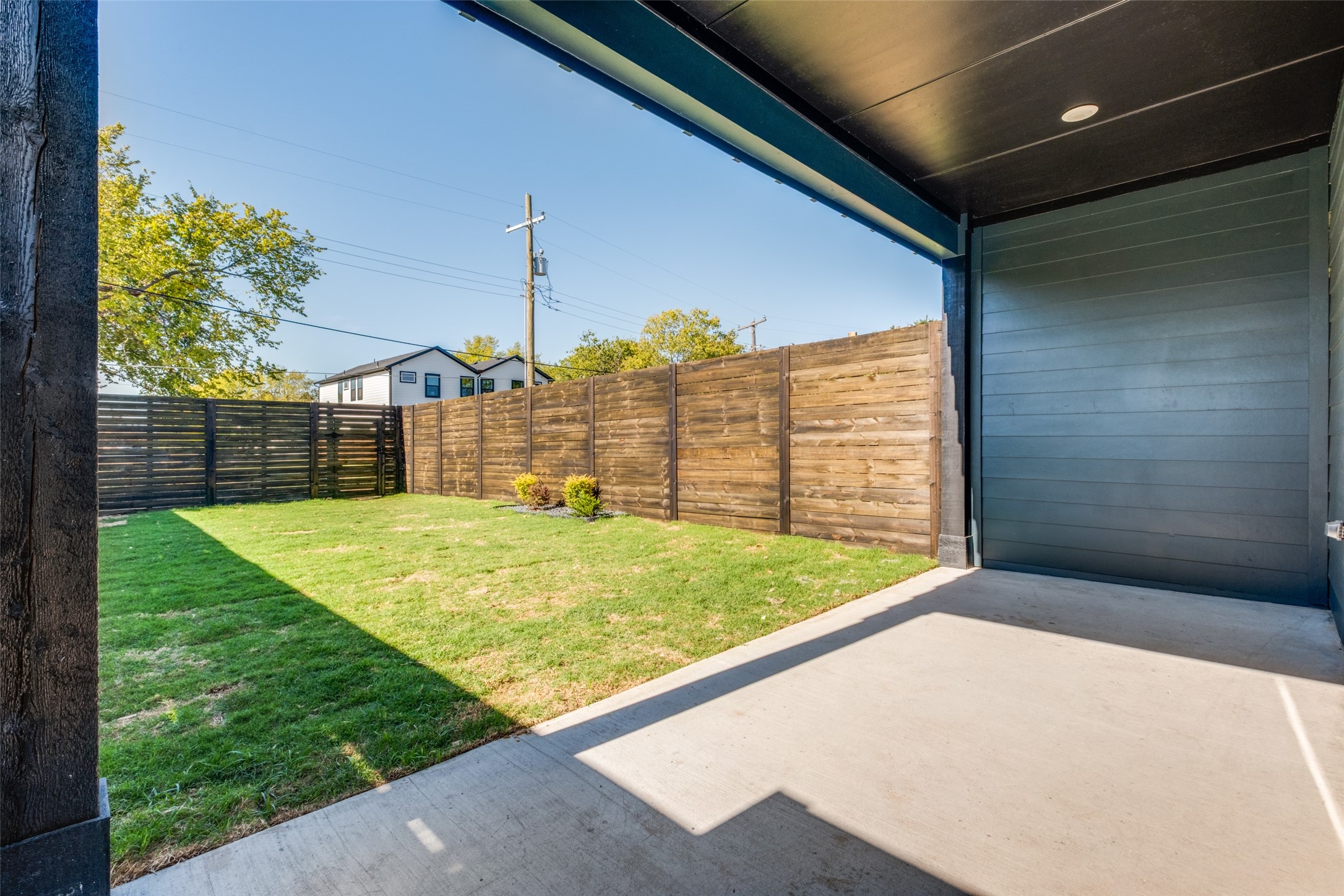 2424 Jeffries Street Dallas TX 75215