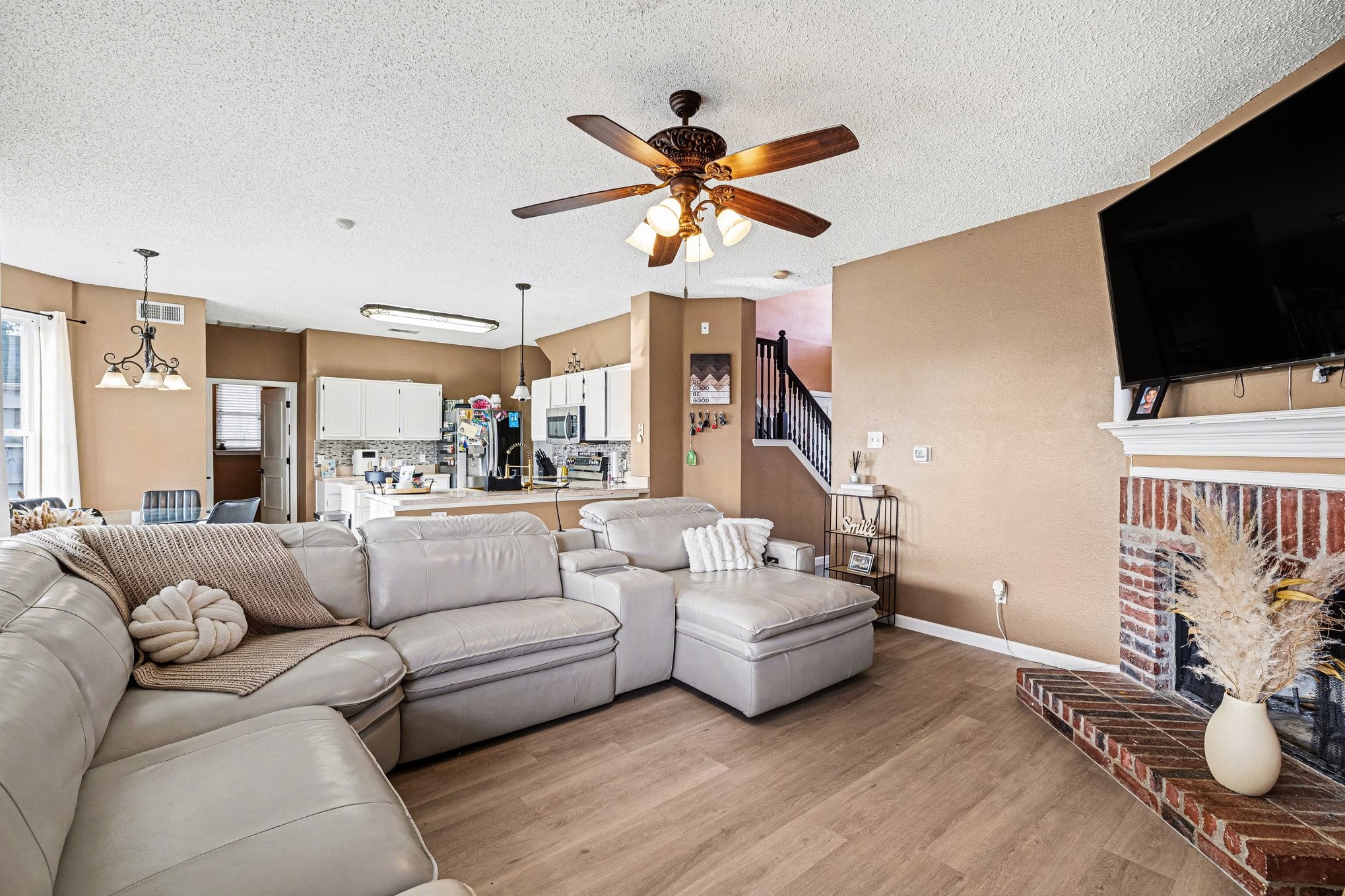 6715 Canyon Creek Drive Arlington TX 76001