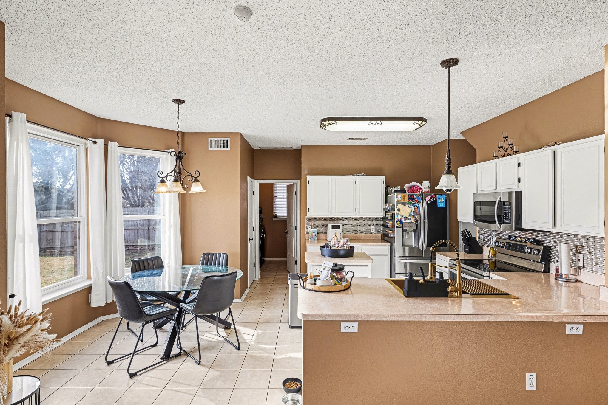 6715 Canyon Creek Drive Arlington TX 76001