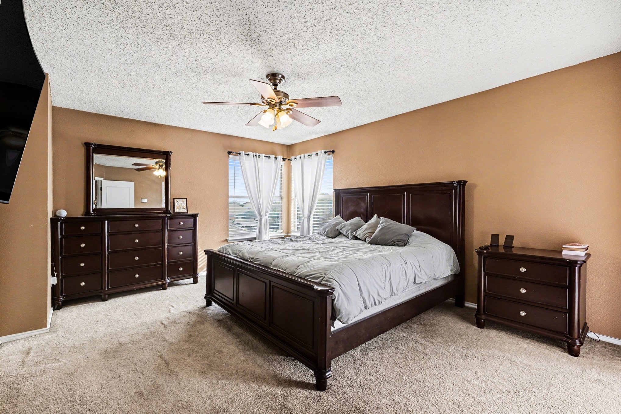 6715 Canyon Creek Drive Arlington TX 76001