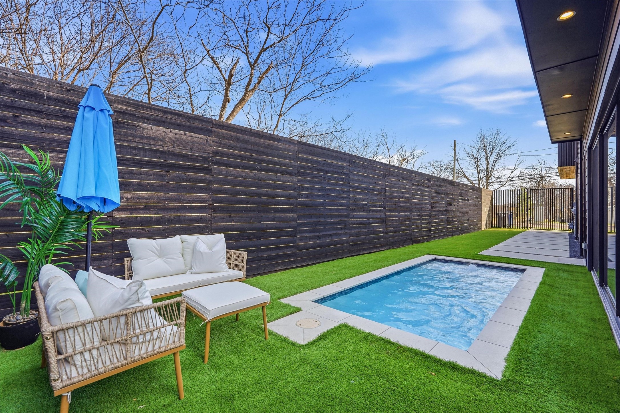3633 Thedford Avenue Dallas TX 75209