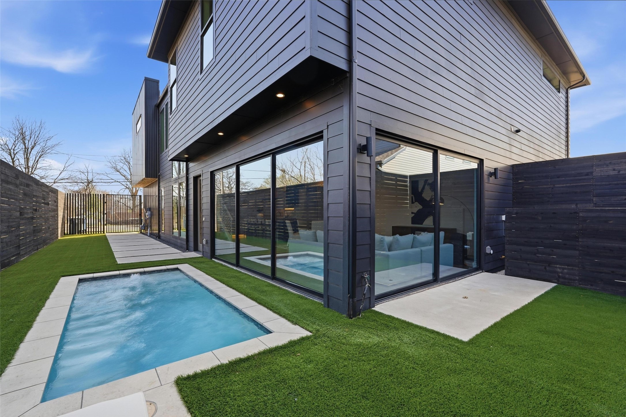 3633 Thedford Avenue Dallas TX 75209