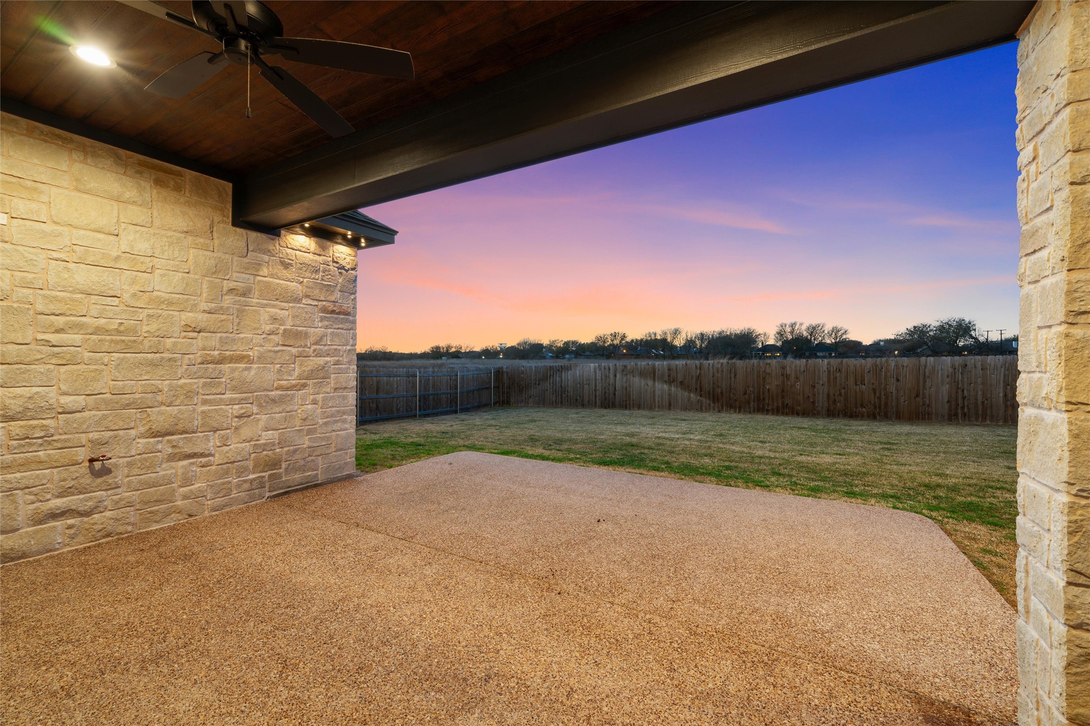 10201 Castleberry Lane Waco TX 76712
