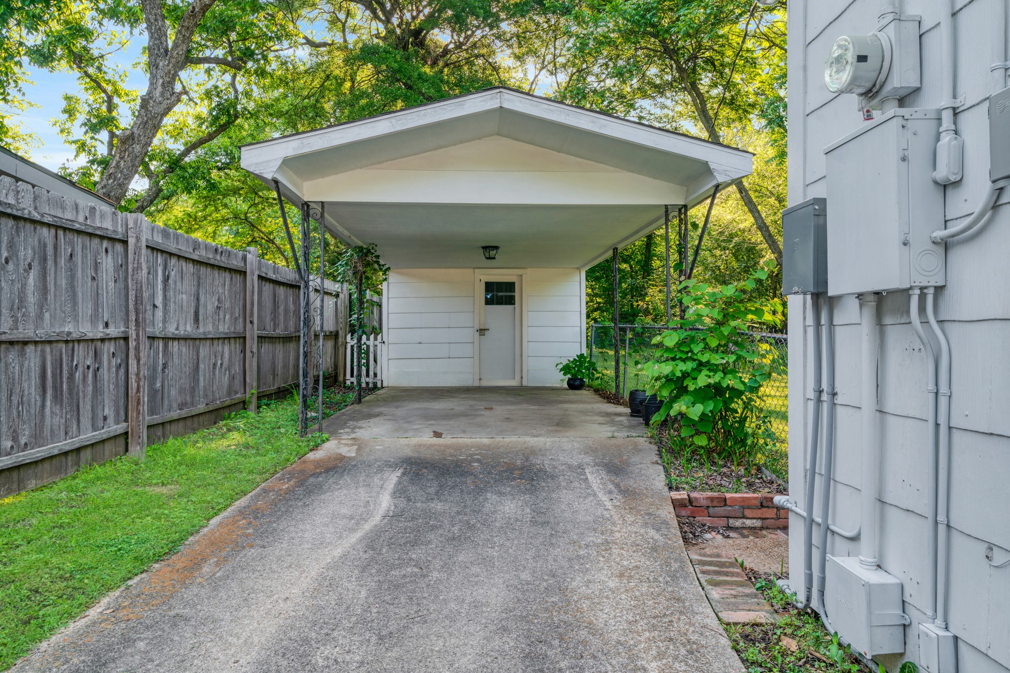 831 18th Street SE Paris TX 75460