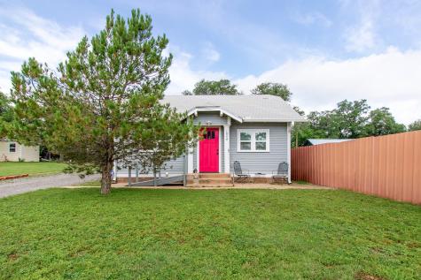 1804 S Oak Brady TX 76825