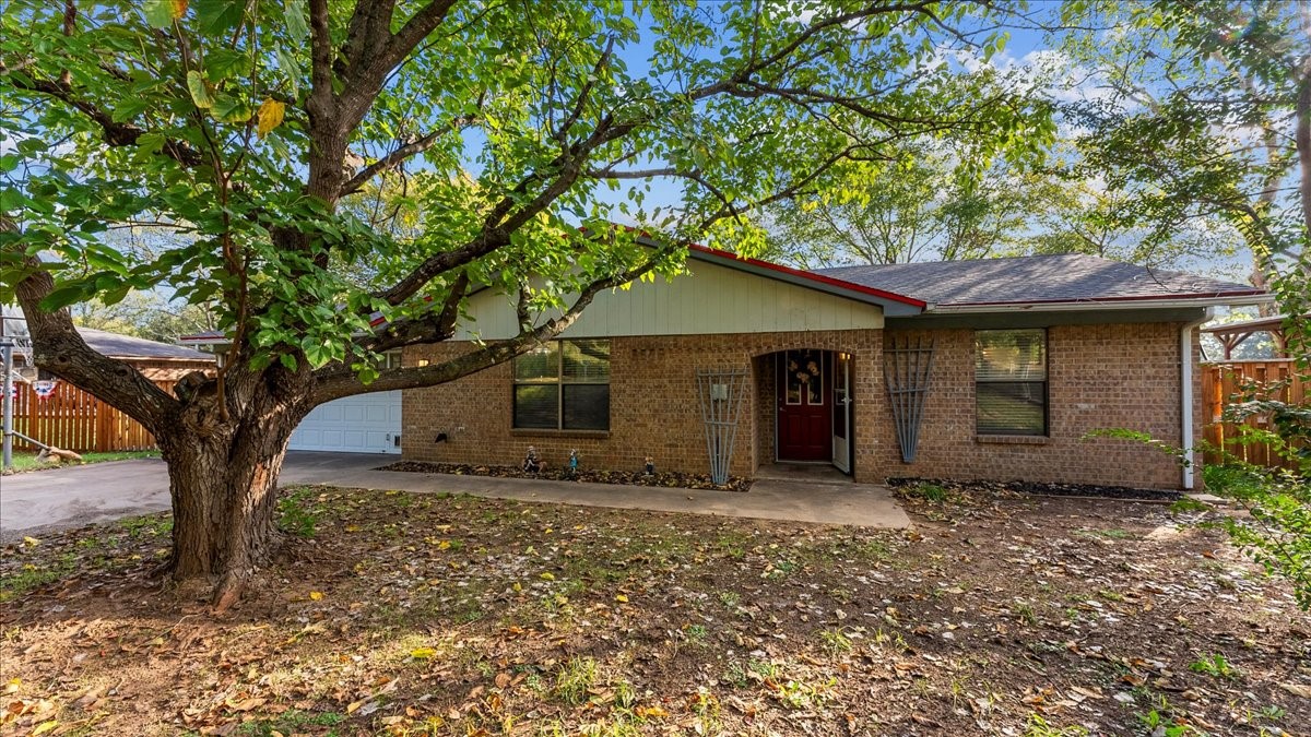 215 S Old Mansfield Road Keene TX 76059