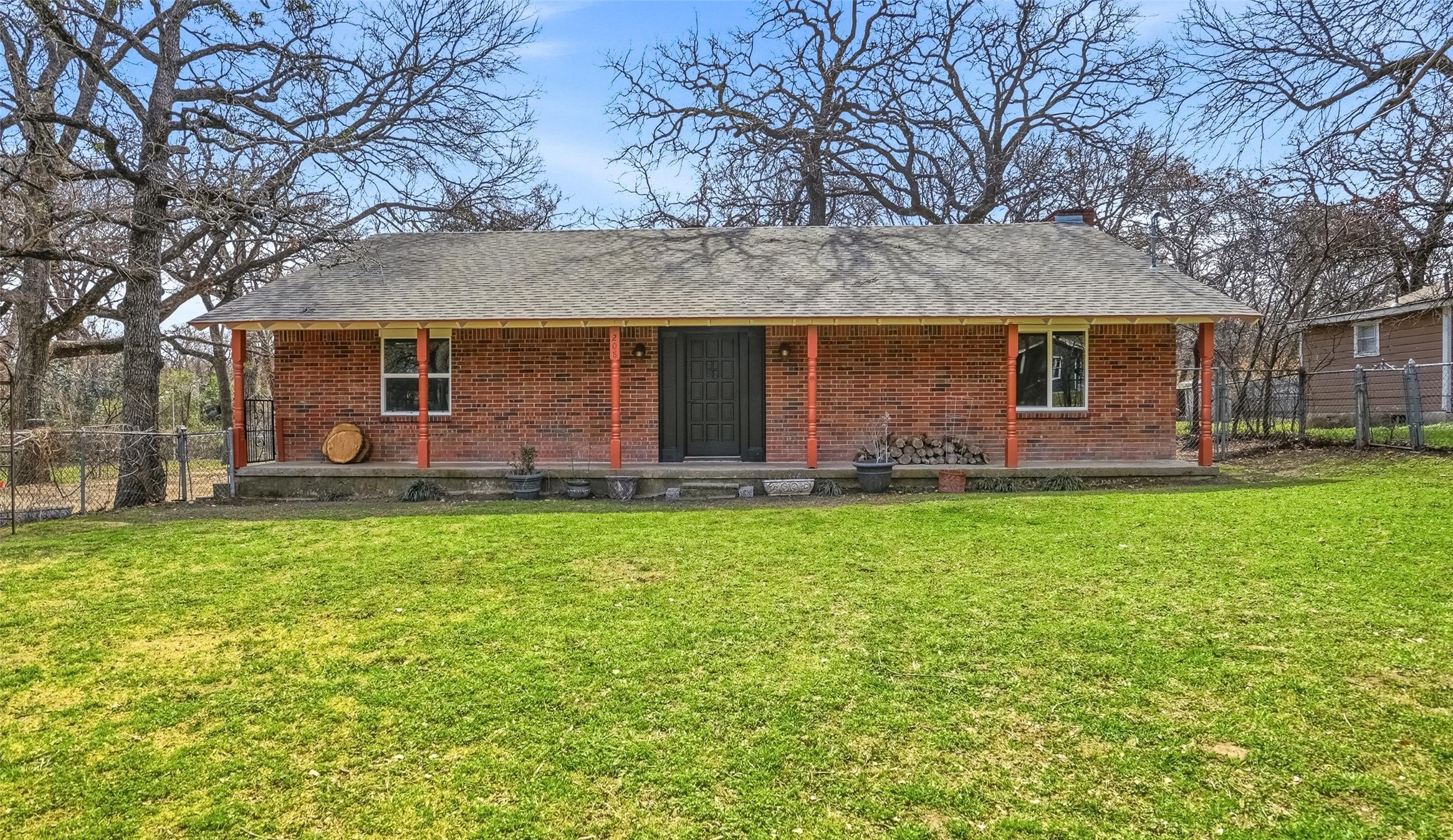 208 Shoreline Drive Azle TX 76020