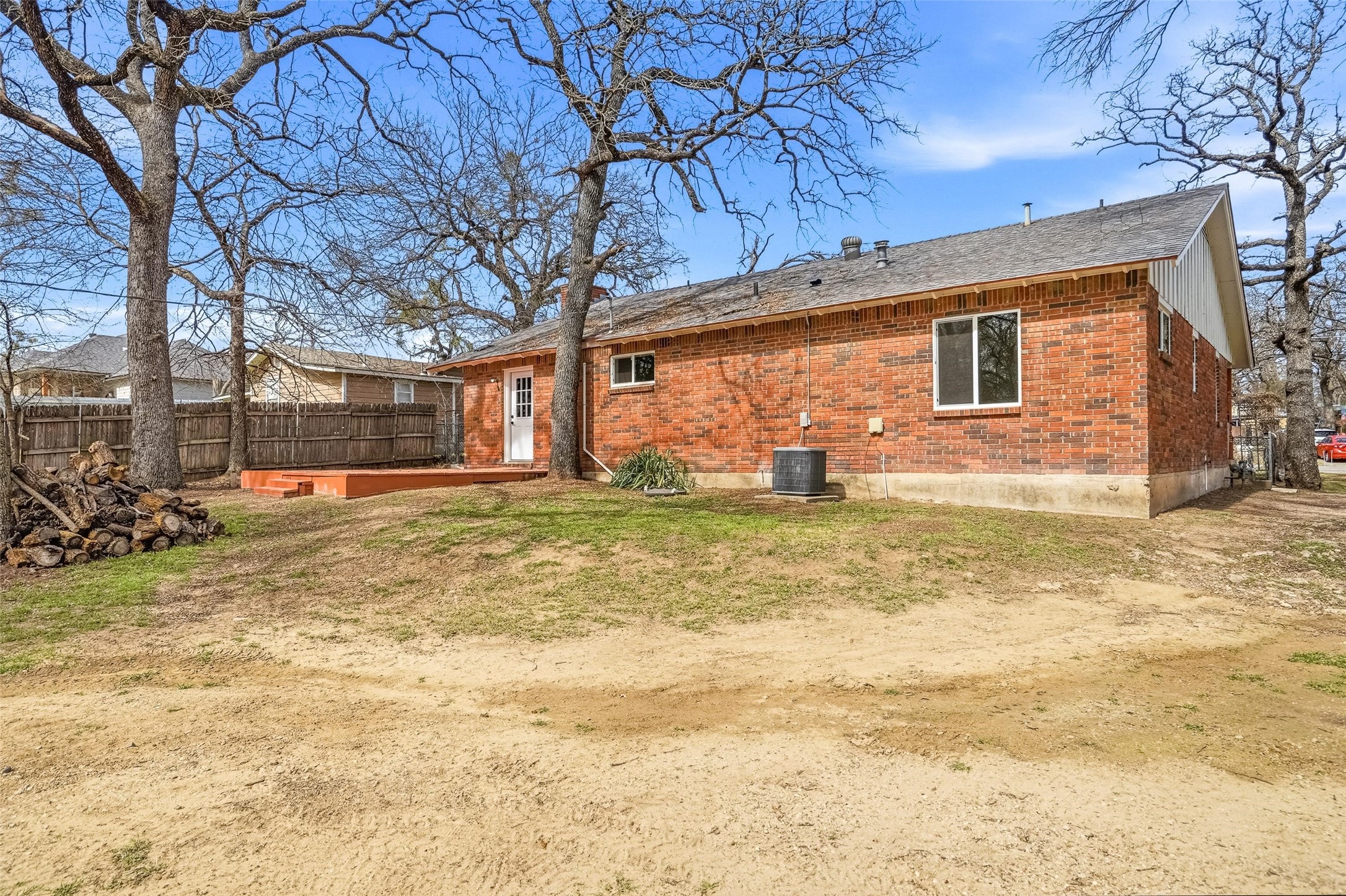 208 Shoreline Drive Azle TX 76020