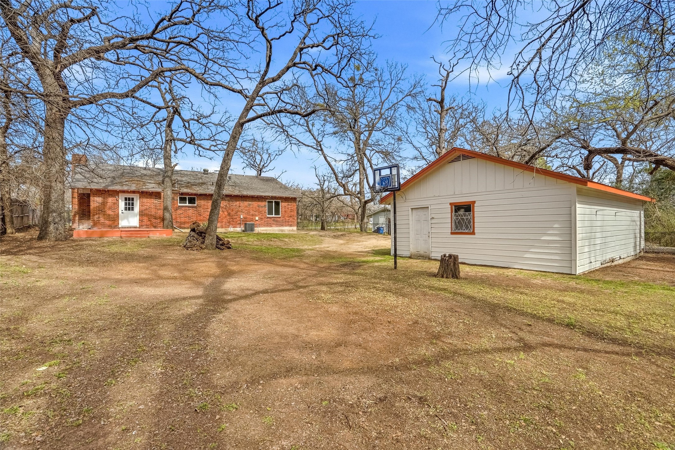208 Shoreline Drive Azle TX 76020