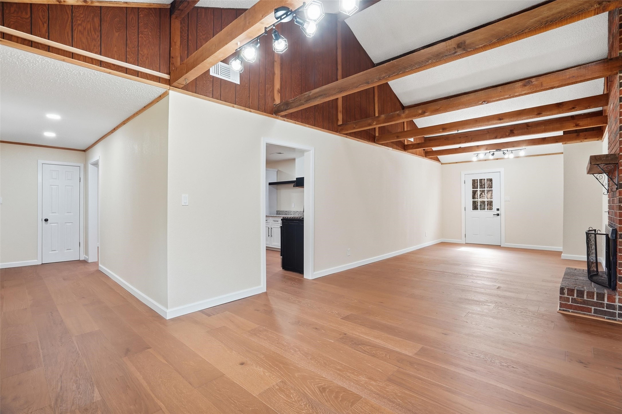 208 Shoreline Drive Azle TX 76020