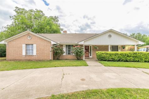 319 S Jackson Avenue Justin TX 76247