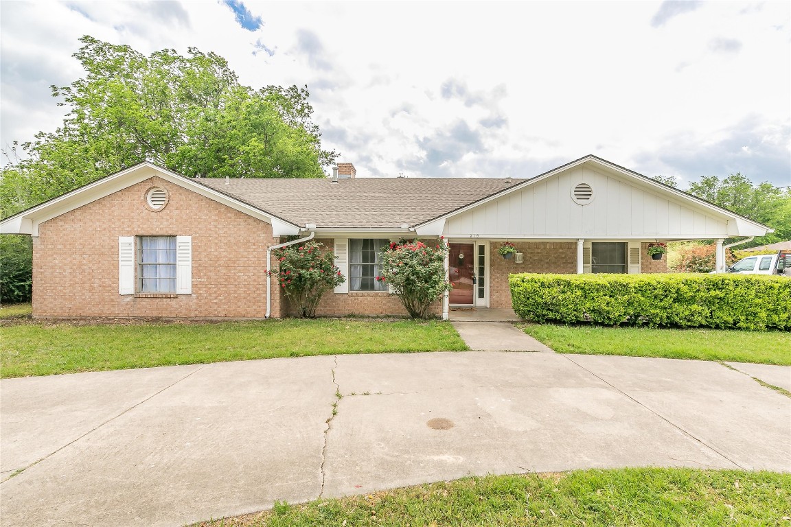 319 S Jackson Avenue Justin TX 76247