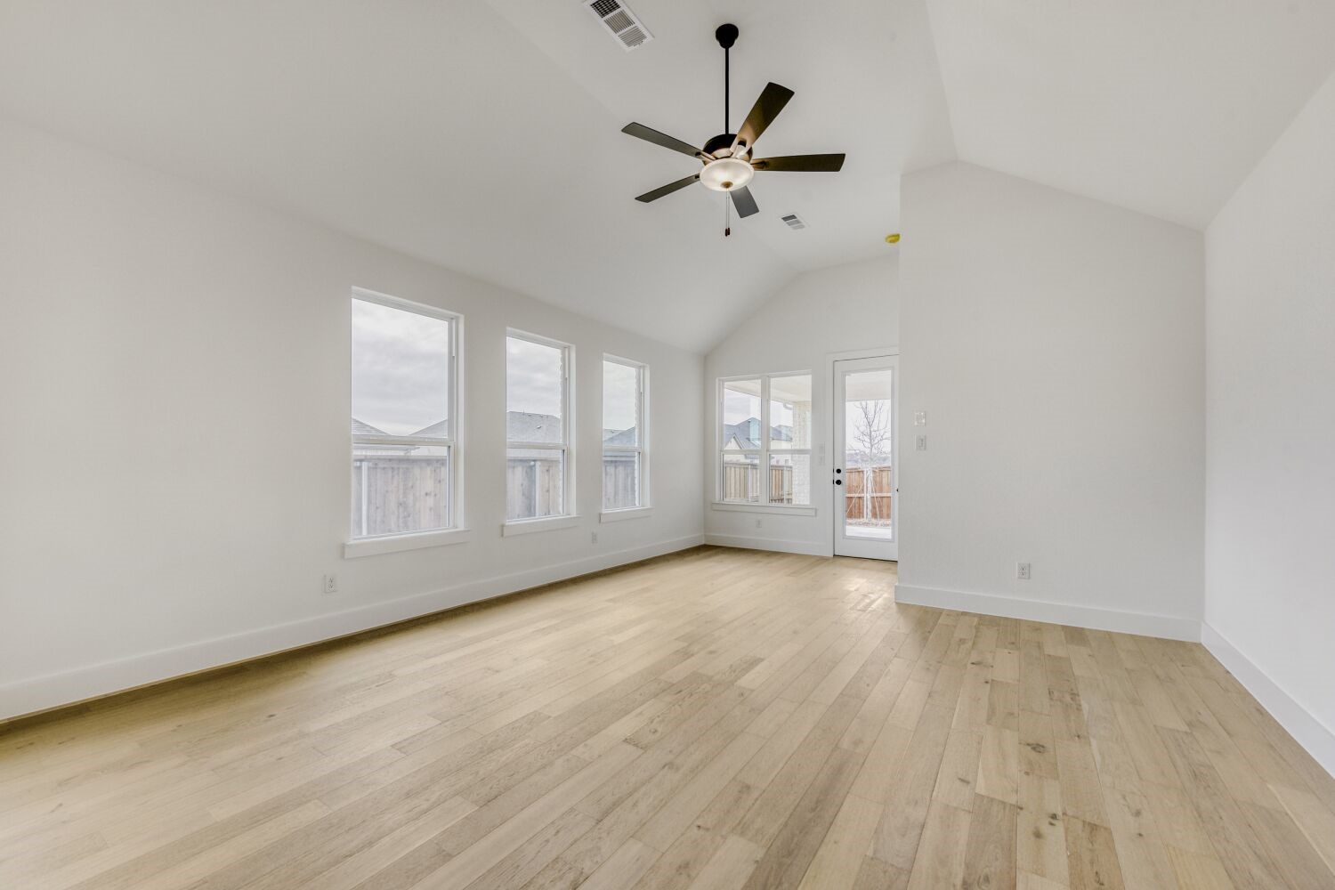 6024 Silverstein Street Fort Worth TX 76126