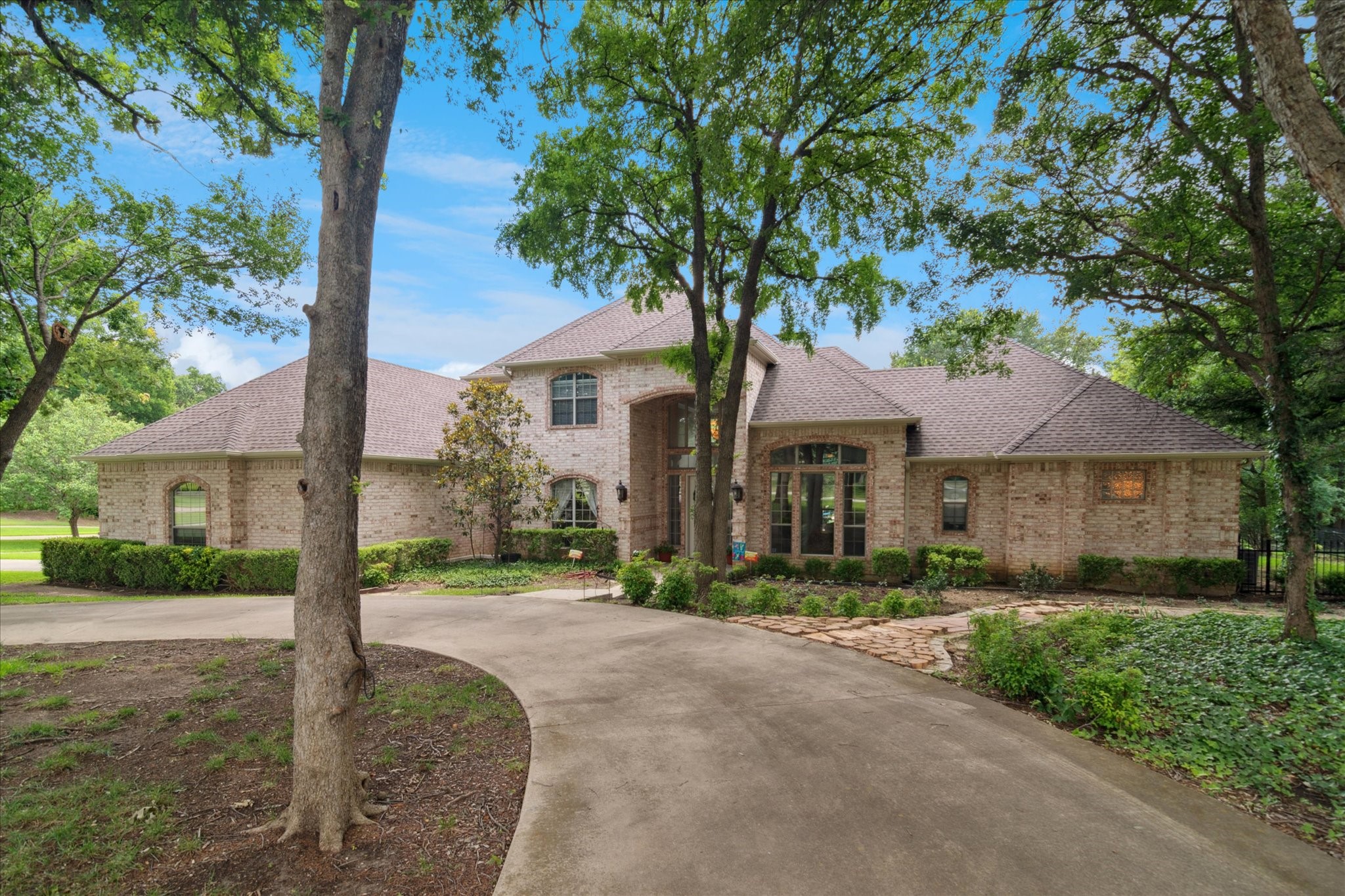 2202 Southern Oaks Drive Cedar Hill TX 75104