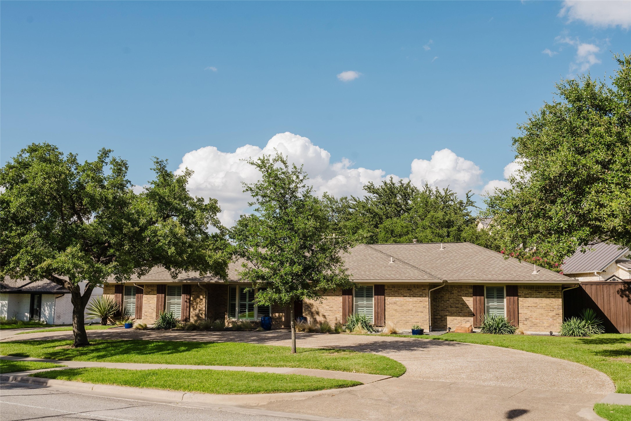 3257 Brookhaven Club Drive Farmers Branch TX 75234