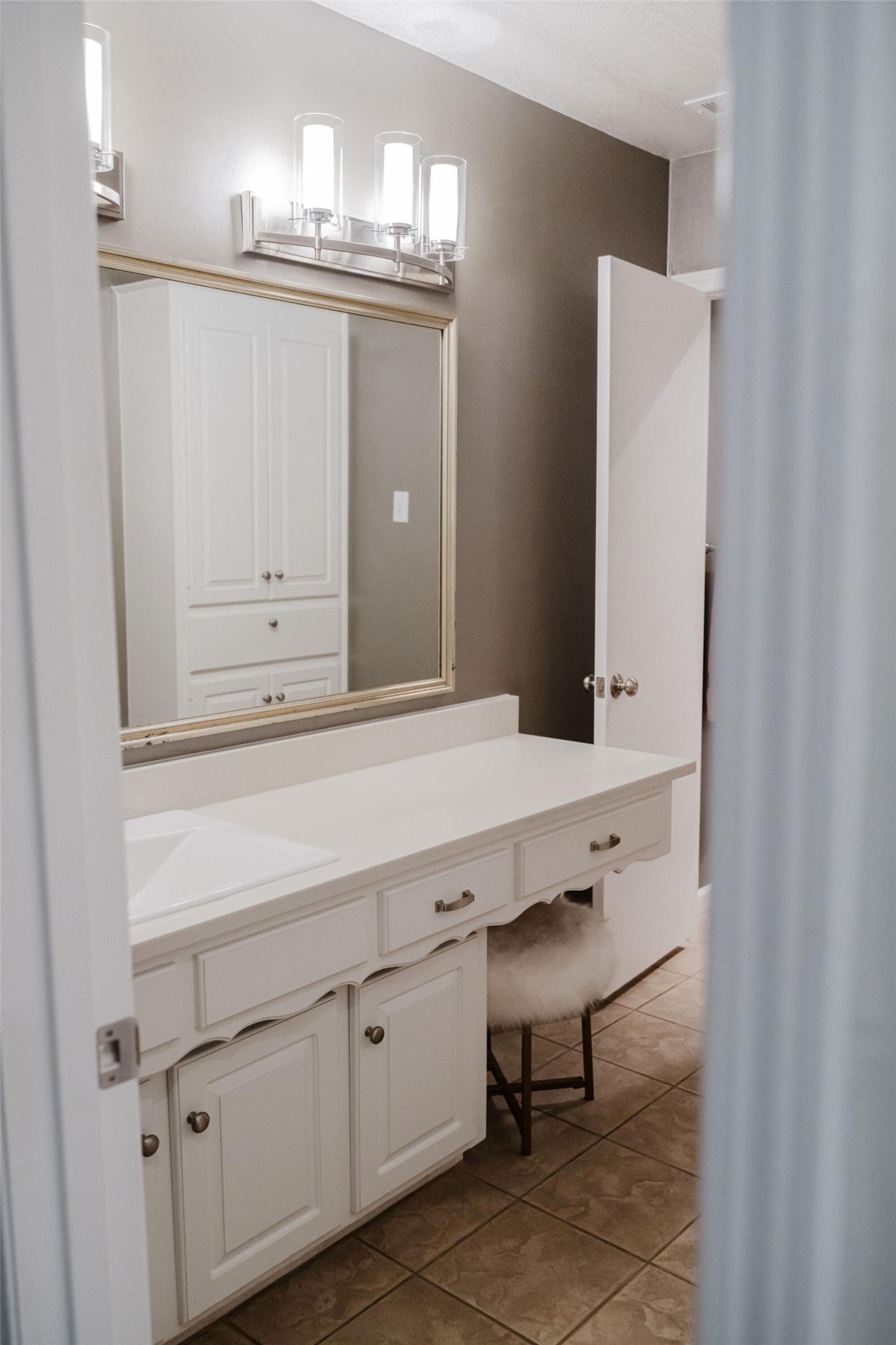 3257 Brookhaven Club Drive Farmers Branch TX 75234