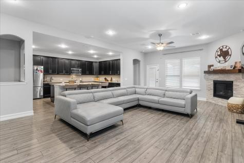 817 Crest Breeze Drive Fort Worth TX 76052