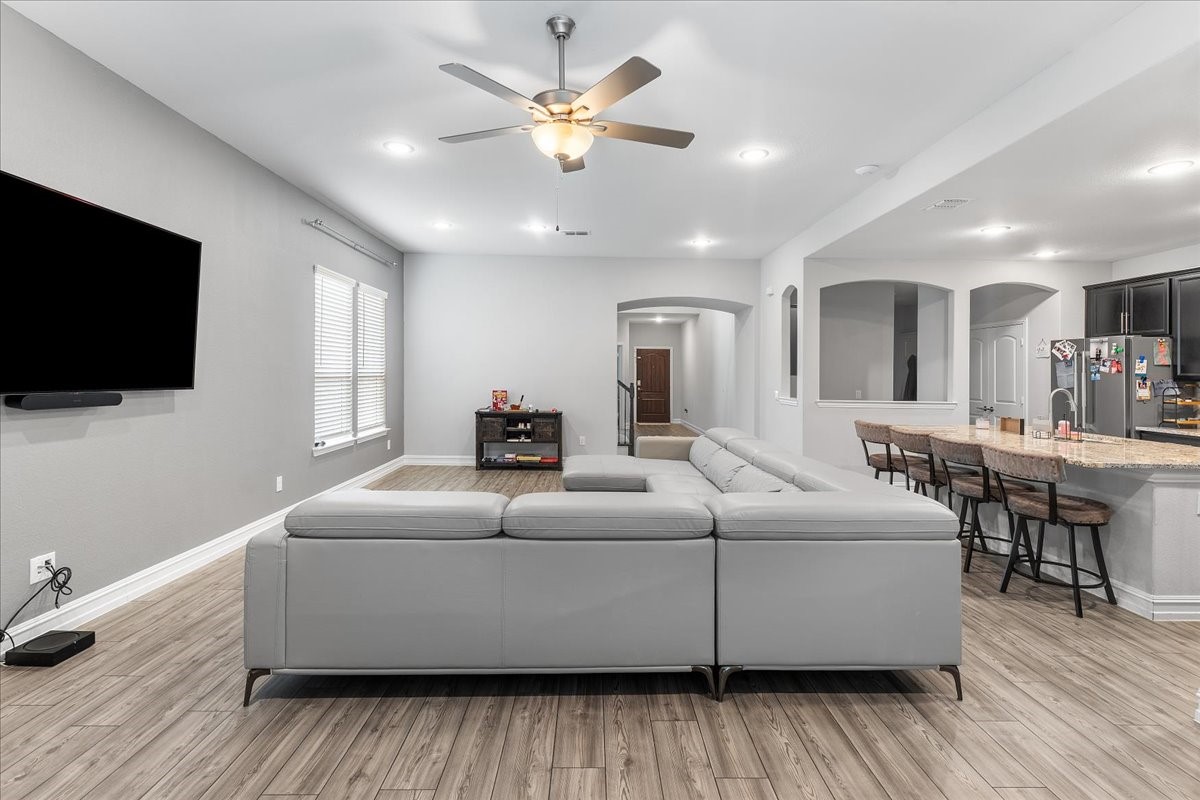 817 Crest Breeze Drive Fort Worth TX 76052