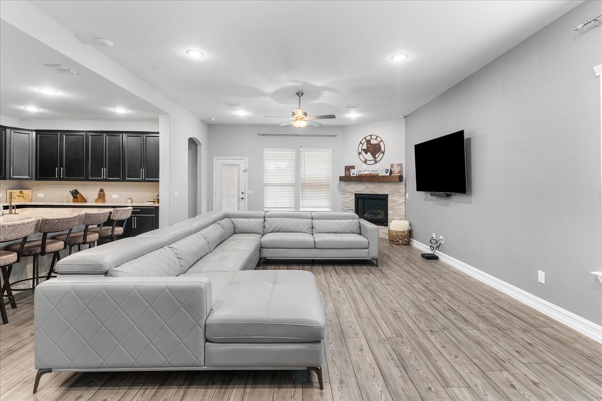 817 Crest Breeze Drive Fort Worth TX 76052