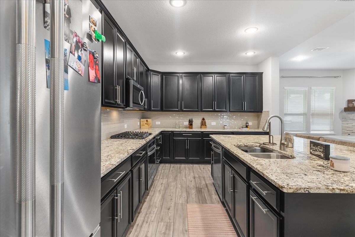817 Crest Breeze Drive Fort Worth TX 76052