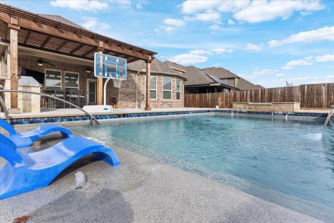 817 Crest Breeze Drive Fort Worth TX 76052