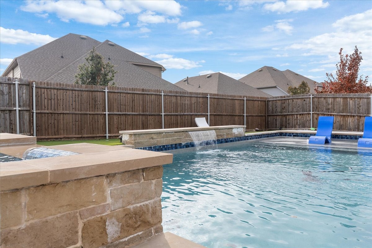 817 Crest Breeze Drive Fort Worth TX 76052