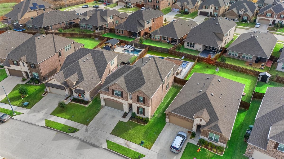 817 Crest Breeze Drive Fort Worth TX 76052