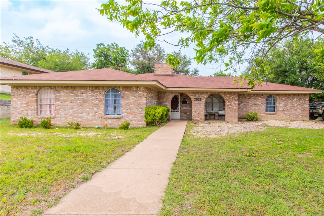 2527 Lowrey Drive Gatesville TX 76528