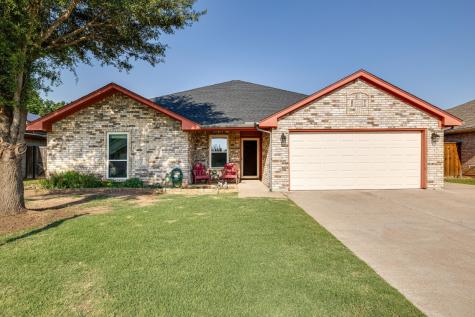 157 Blue Wood Drive Saginaw TX 76179