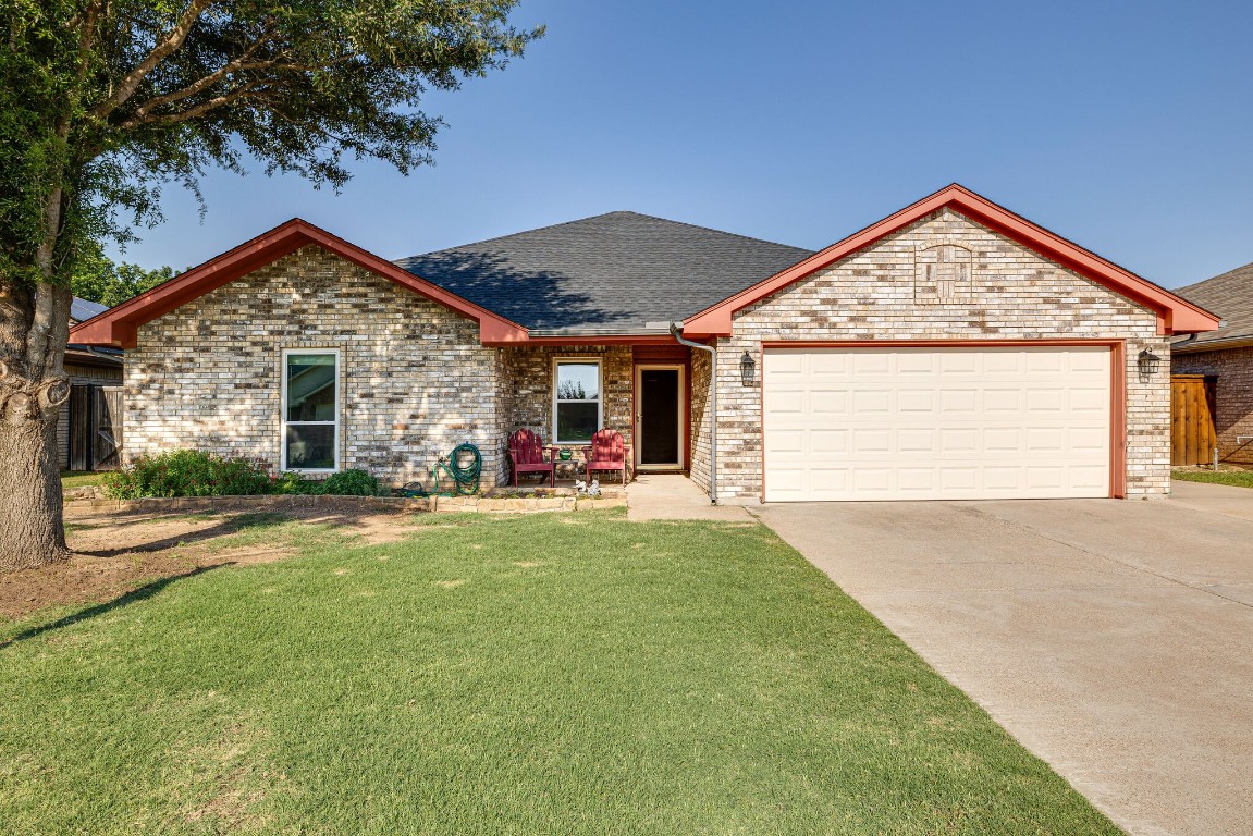157 Blue Wood Drive Saginaw TX 76179