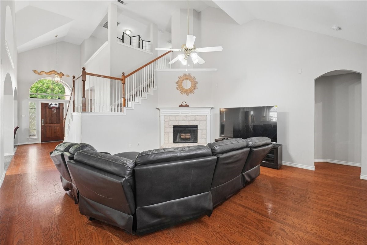 312 Foxglove Court Grand Prairie TX 75052