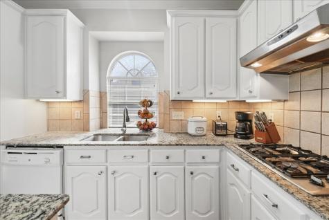 312 Foxglove Court Grand Prairie TX 75052