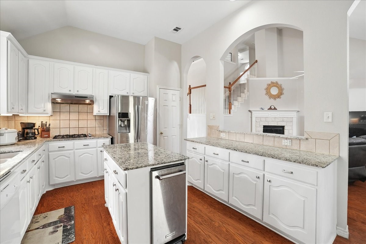 312 Foxglove Court Grand Prairie TX 75052
