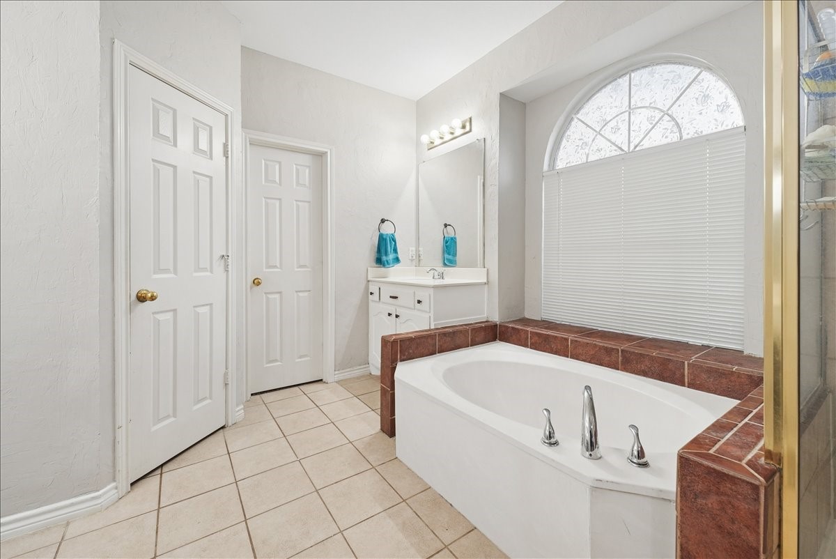 312 Foxglove Court Grand Prairie TX 75052