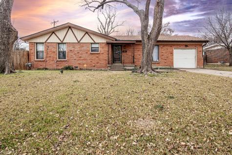 111 W Cedar Street Hurst TX 76053
