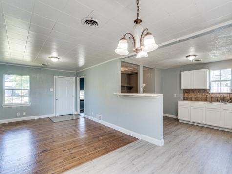 3206 S Llewellyn Avenue Dallas TX 75224