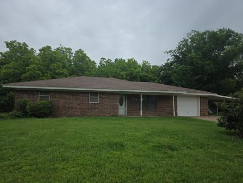 709 Lee Street Bowie TX 76230