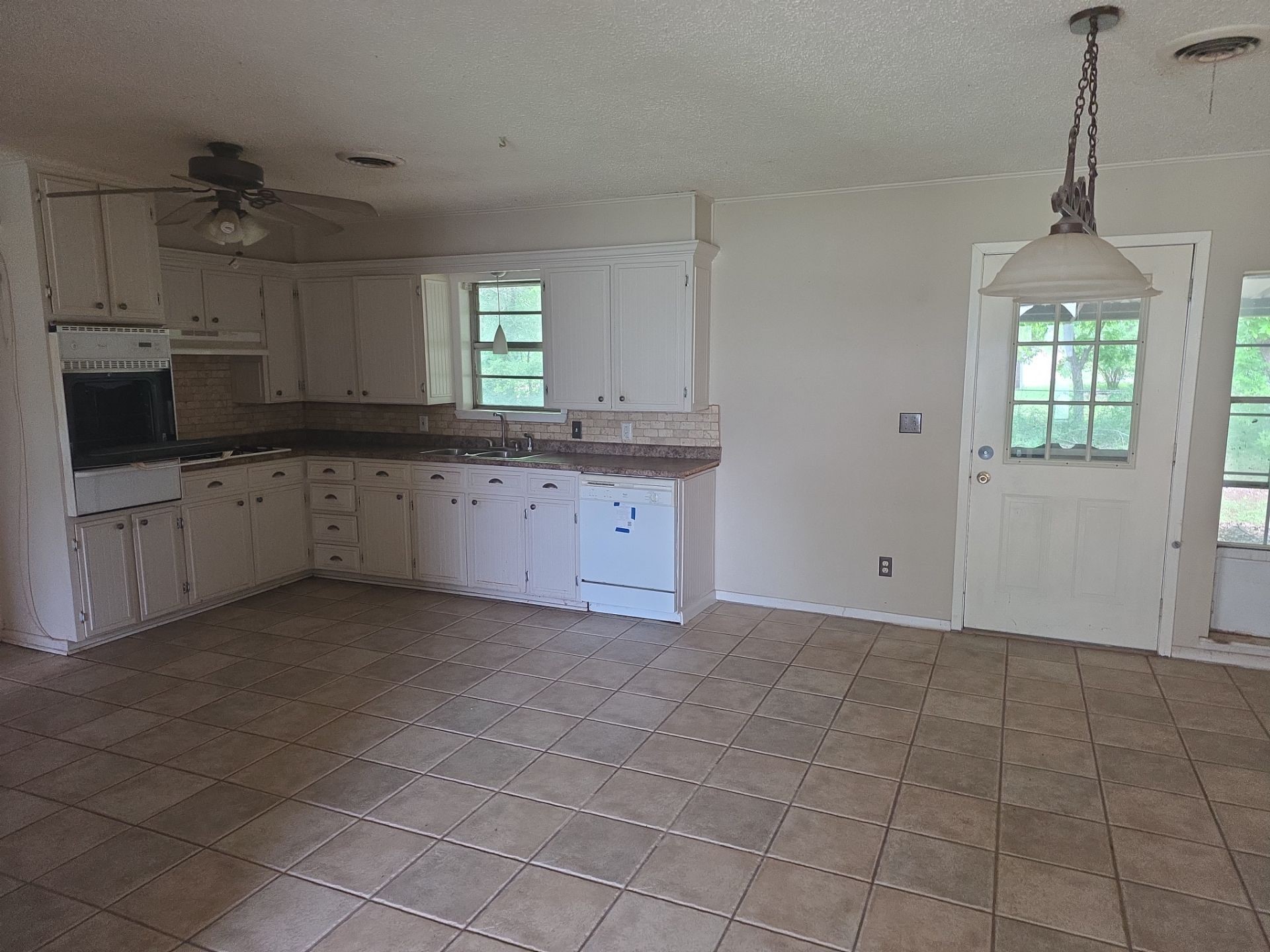 709 Lee Street Bowie TX 76230