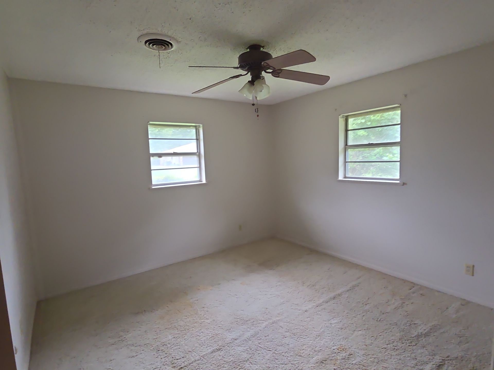 709 Lee Street Bowie TX 76230