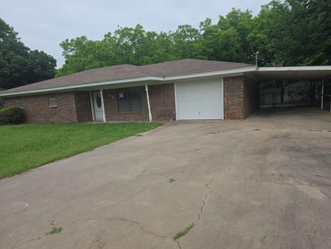 709 Lee Street Bowie TX 76230